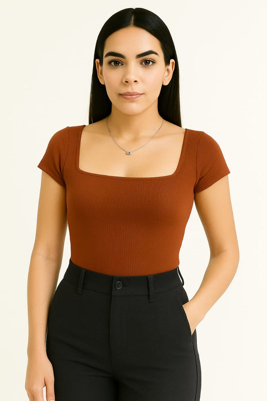 Haut Slim-Fit Chic Top